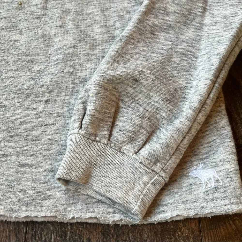 Rhinestone sweatshirt (13/14)
Heather oatmeal/grey - Picture 6 of 10